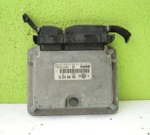 KOMPUTER STEROWNIK VW GOLF IV 2.0 GTI 06A906018ED