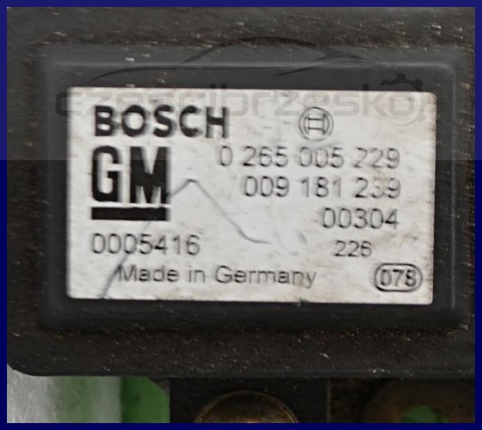 5415574942_1