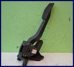 PEDAŁ GAZU POTENCJOMETR OPEL CORSA C 9129424 CM