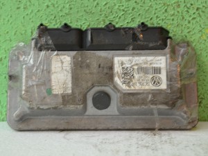 Komputer Sterownik Silnika VW GOLF V 1.4 03C906024AS